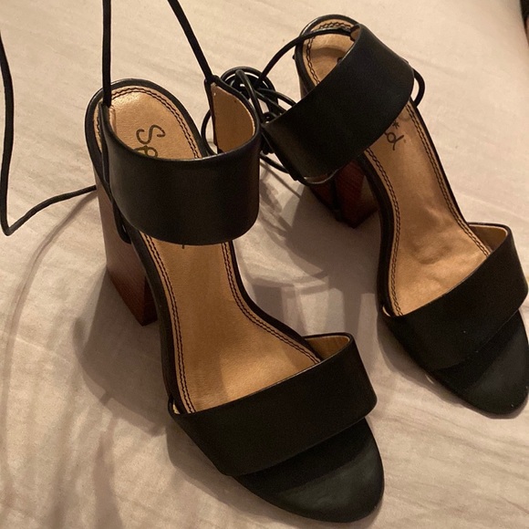 Splendid Strap heals used twice, very good condition. Size 7m - Picture 6 of 9